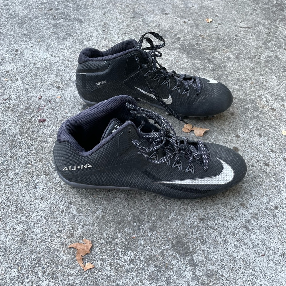 Nike Skin, Alpha football cleats! Size 12.5 and overall good condition!